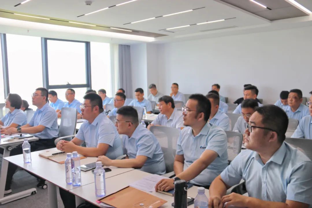 2024年上半年中層管理干部述職會議：述職曬答卷，砥礪再奮進(jìn)。